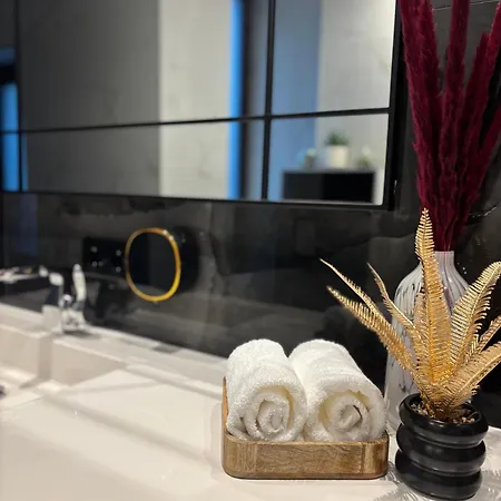 Iridam 公寓 阿多夫