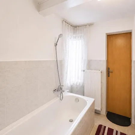 Iridam Nahe Bad Elster & *